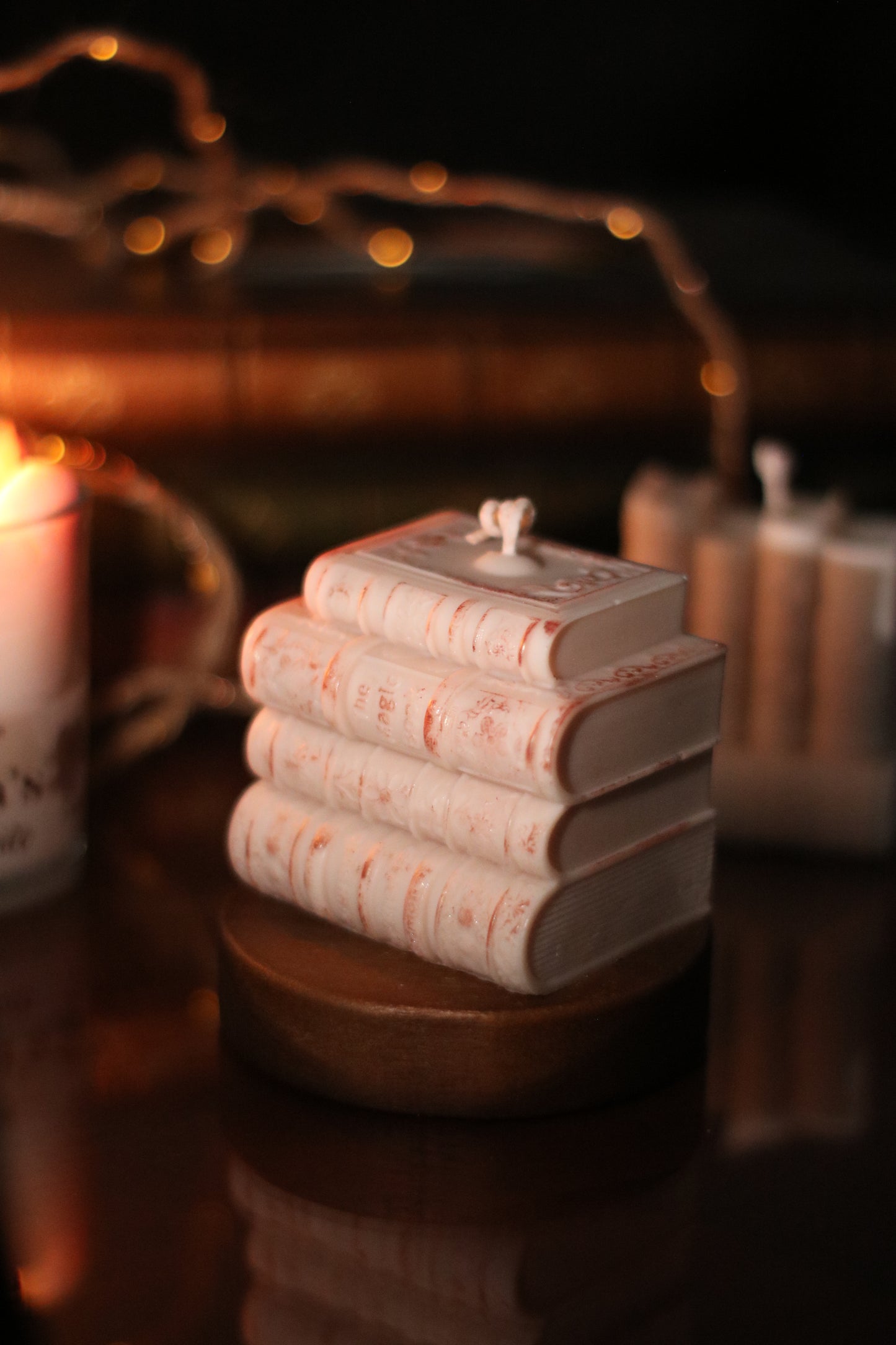 Gestapelte Antike Bücher