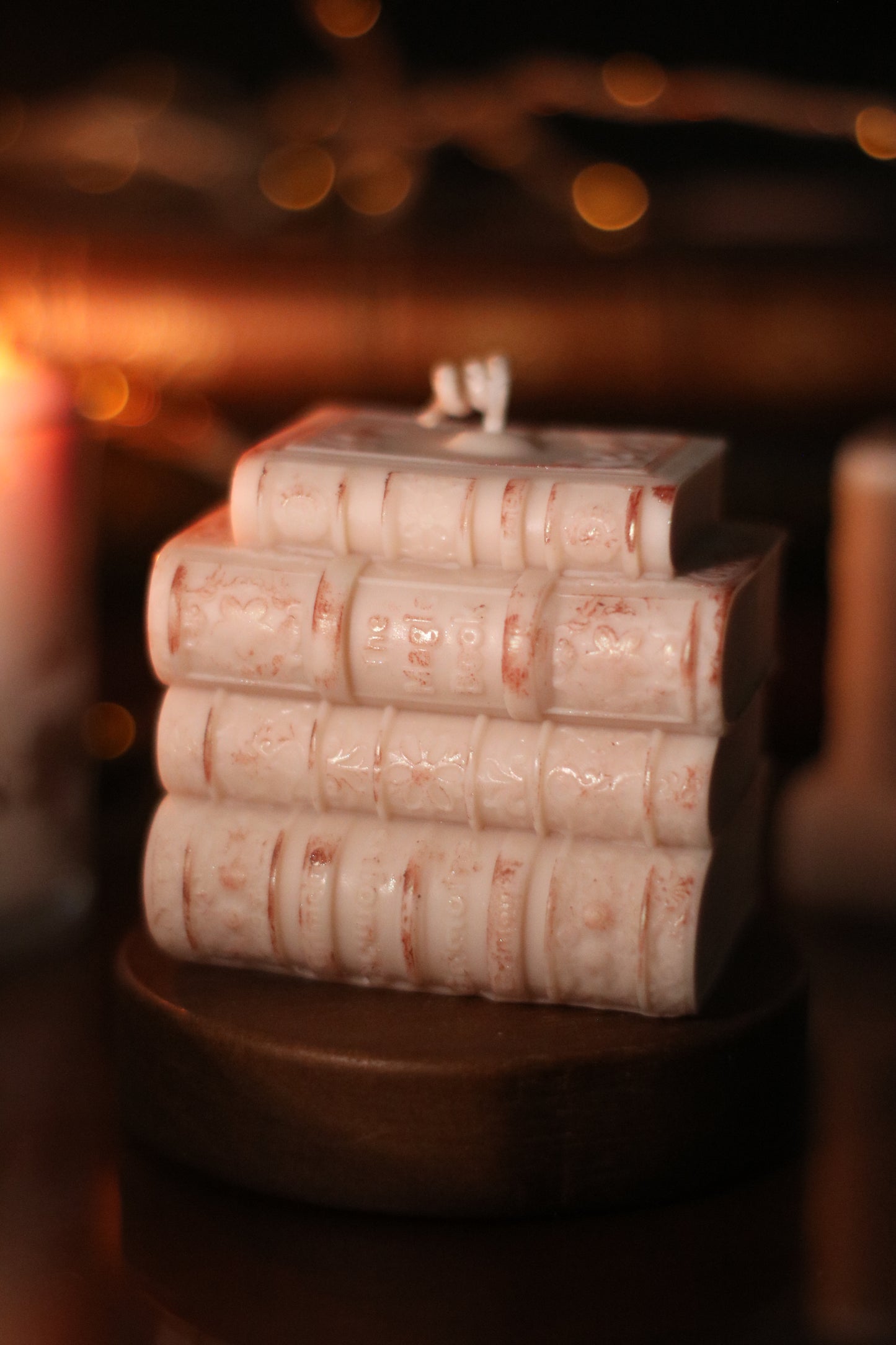 Gestapelte Antike Bücher