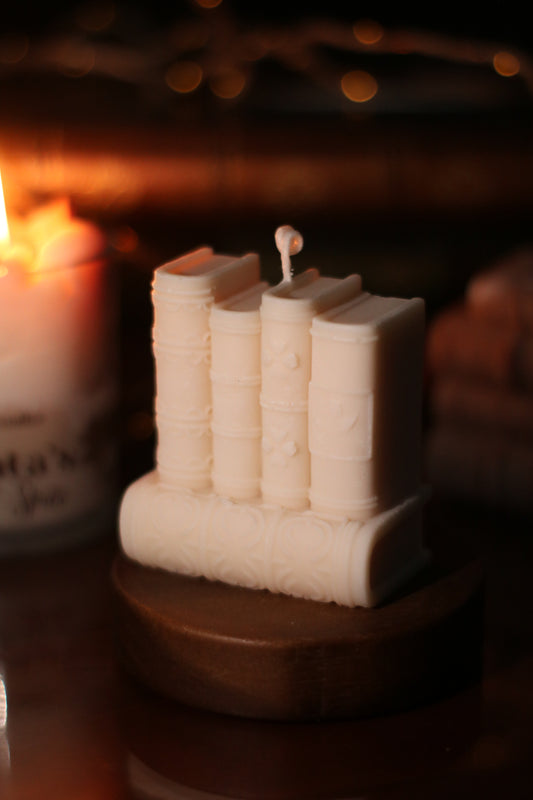 Kleines Bücherregal